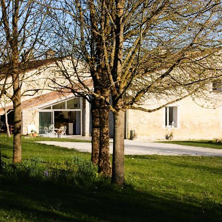 Gite De La Petite Vallee Saint-Savinien Exterior foto